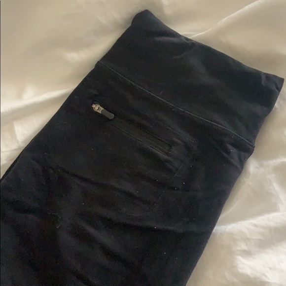 Lululemon Black capris - Picture 4 of 5